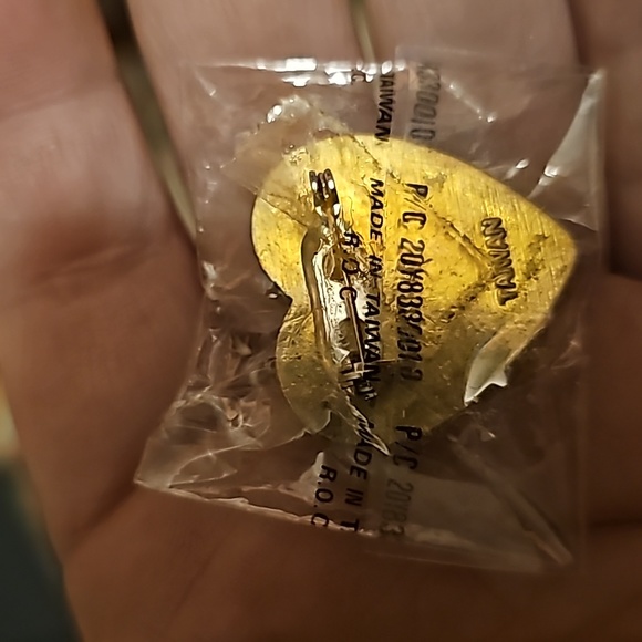 Vintage heart pin. - Picture 2 of 2